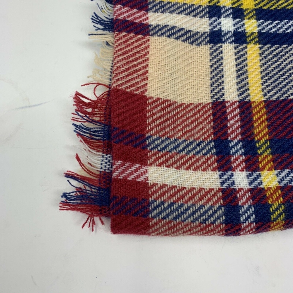 NEW Stadium blanket scarf red & blue plaid acrylic - Picture 4 of 8